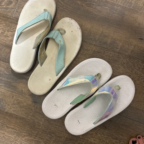 BUNDLE OF 2 PAIRS flip flops!! WW - Picture 1 of 5